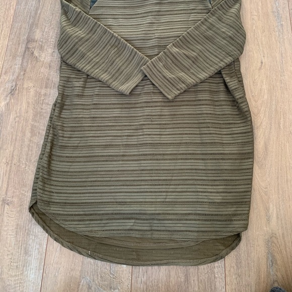 Kaki tunique with faux leather accent - Picture 3 of 7